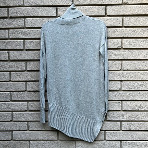 Camber & Grace Asymmetrical Long Length Grey Swearer XS - Picture 8 of 8